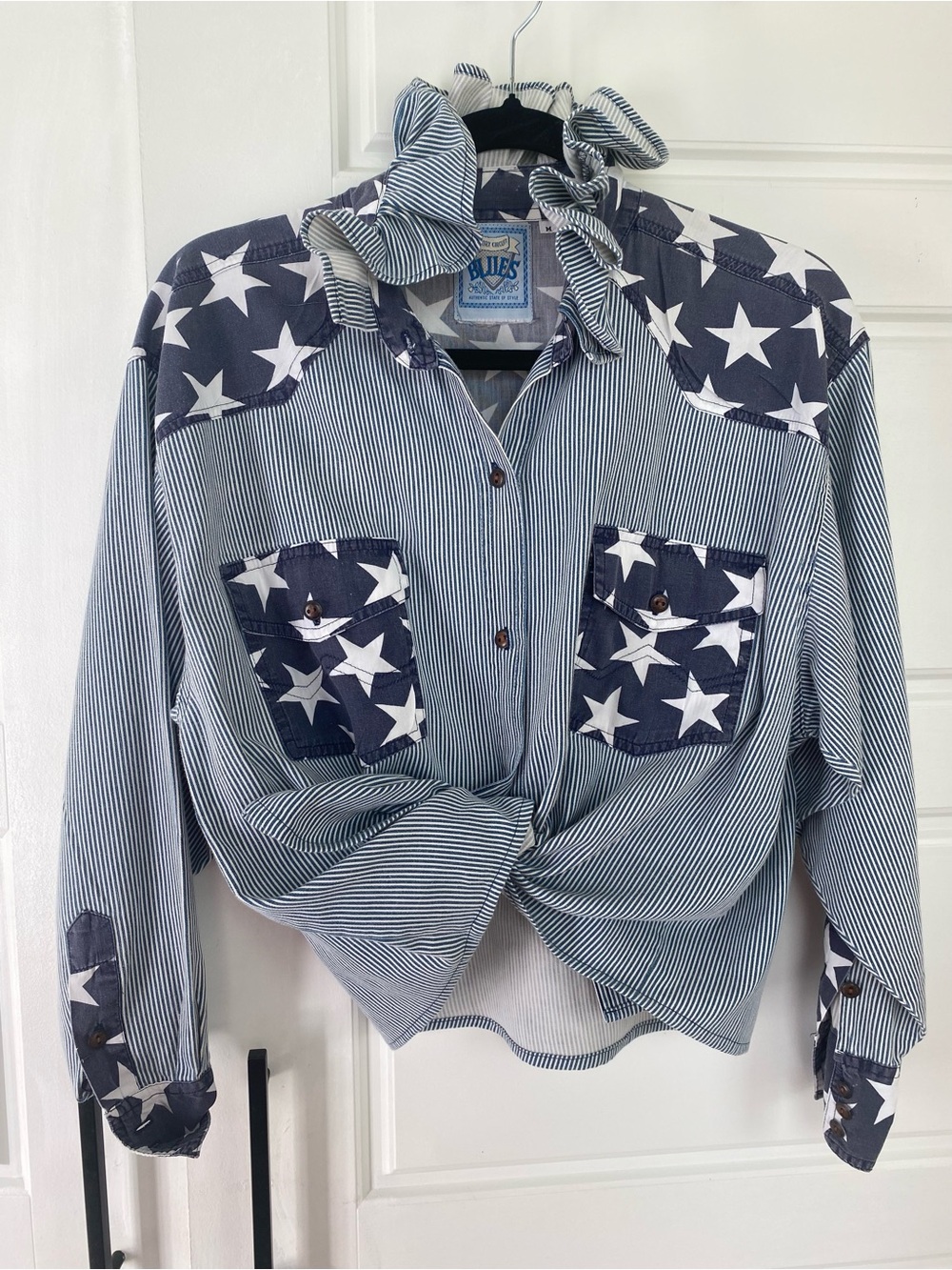 Heritage Blue & White Star-Accent Button-Down Shirt